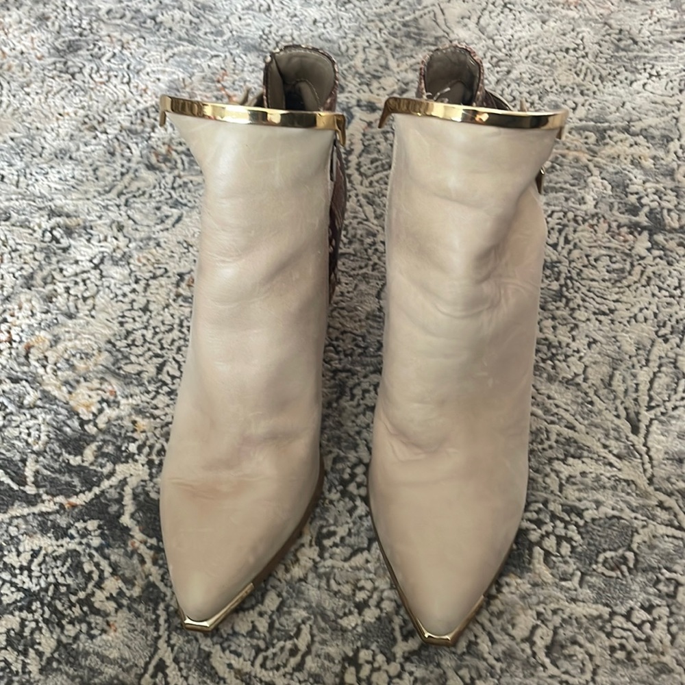 Beige Aldo heeled ankle boots size 10